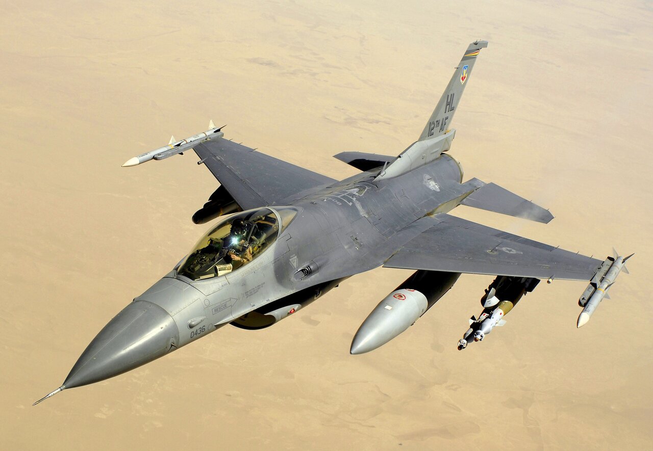 RSAF F-16C Crashes at Tengah, Pilot Ejects Safely RSAF F-16C Crashes at Tengah, Pilot Ejects Safely